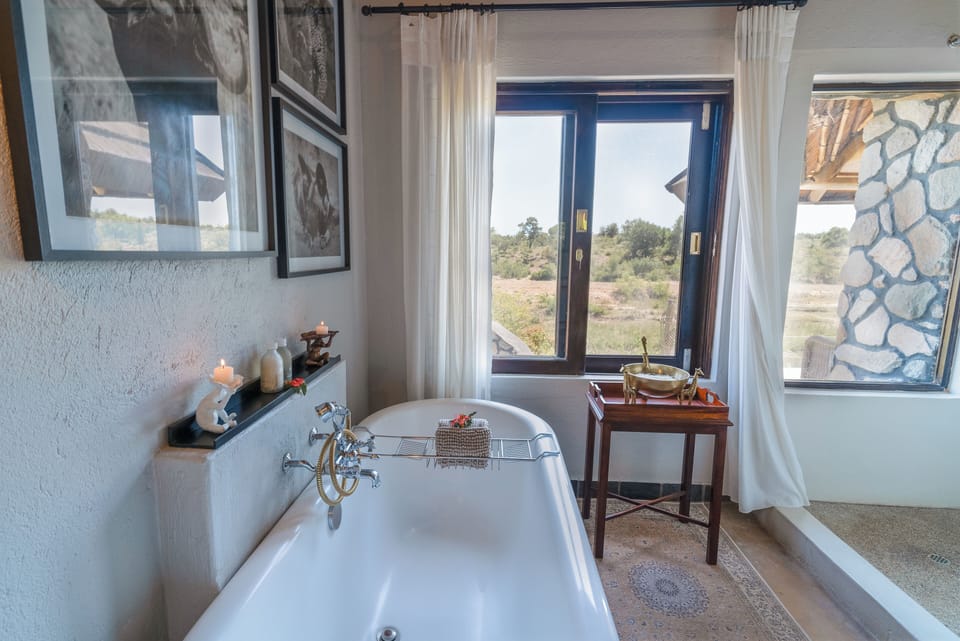 Luxury Room | Bathroom | Separate tub and shower, hair dryer, bathrobes, slippers
