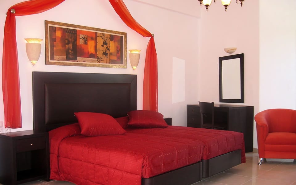 Junior Suite | Egyptian cotton sheets, in-room safe, soundproofing