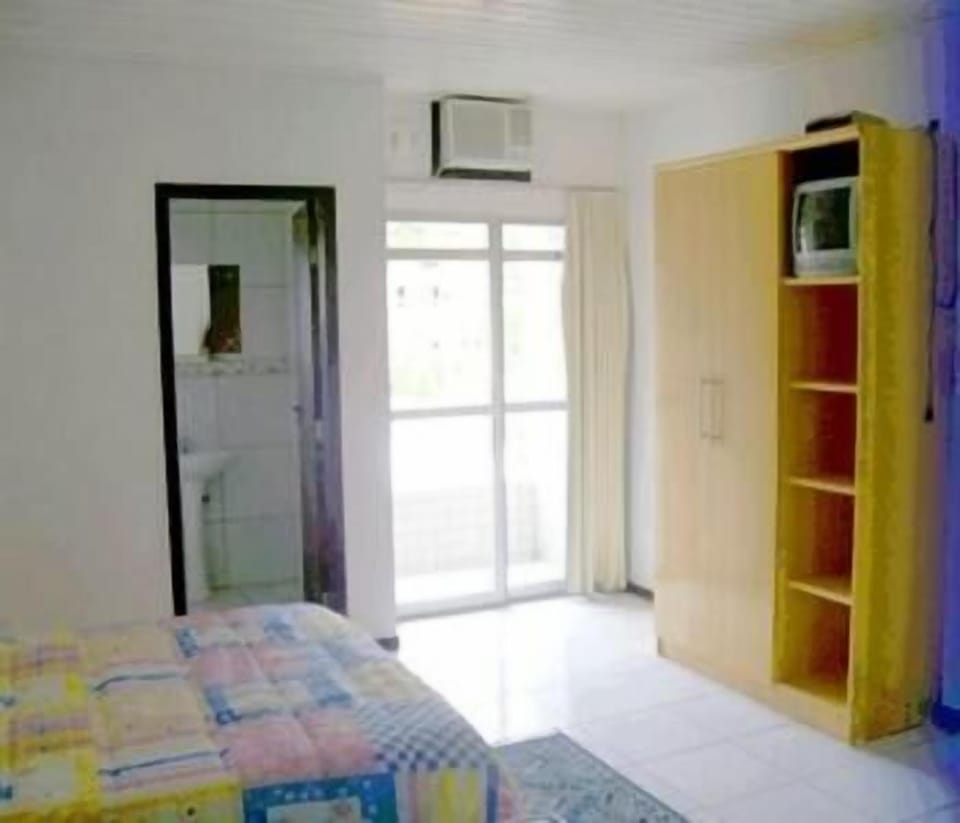 Minibar, in-room safe, rollaway beds, free WiFi