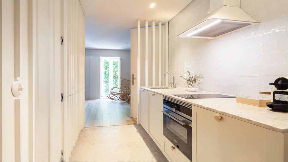 Design Apartment, 1 Bedroom, City View (1) | Private kitchenette | Fridge, microwave, oven, stovetop