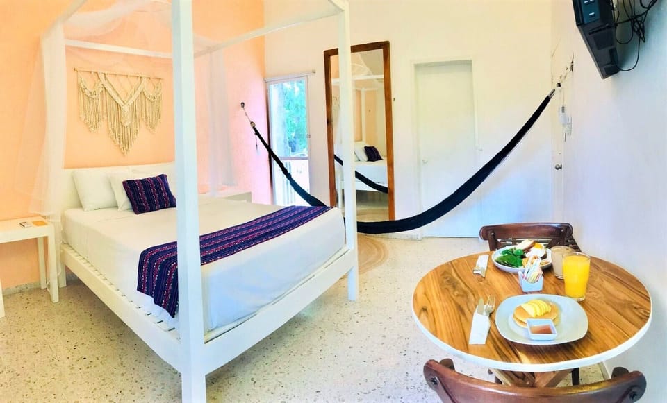 Business Double Room | Down comforters, desk, iron/ironing board, WiFi (free)