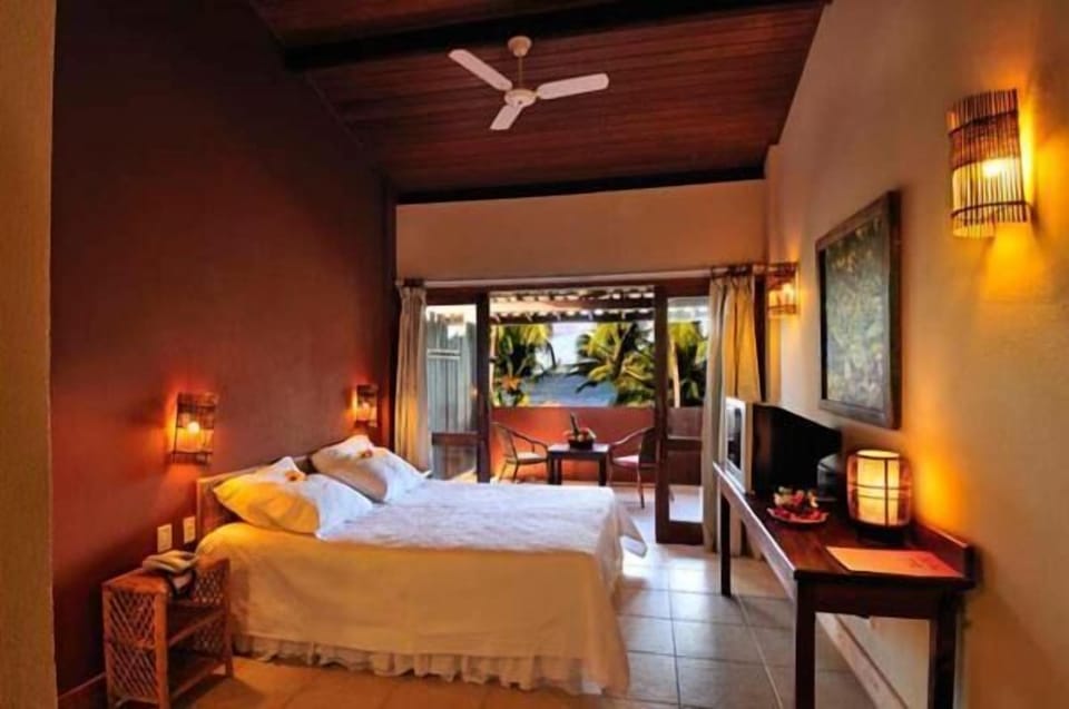 Minibar, in-room safe, blackout drapes, free WiFi