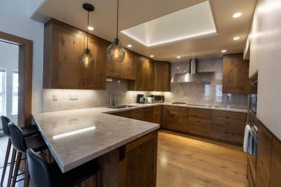 Apartment, 5 Bedrooms | Private kitchen | Fridge, microwave, oven, dishwasher