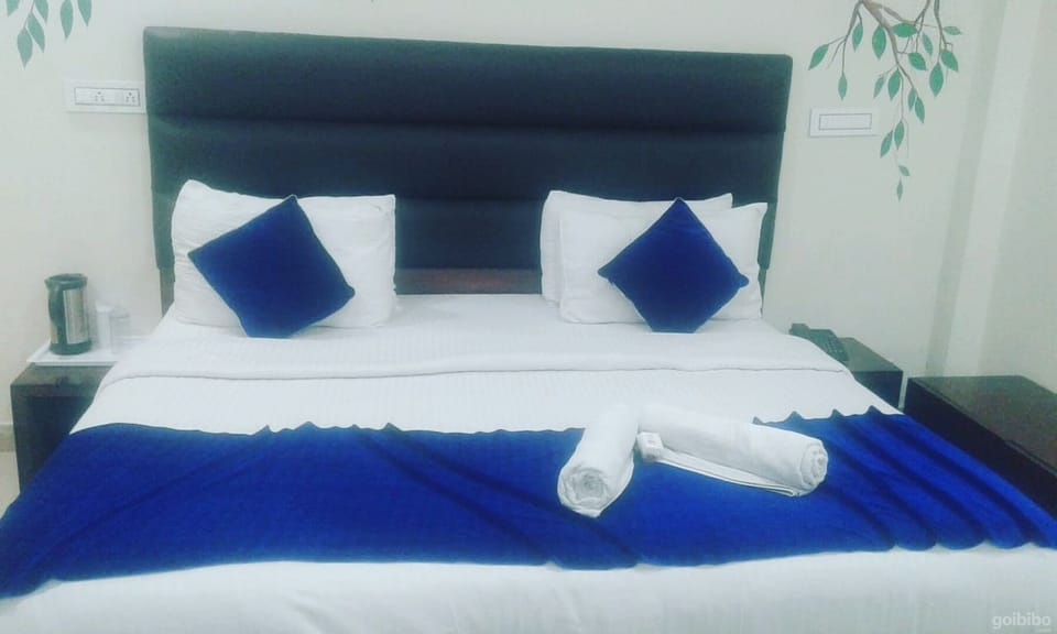 Hypo-allergenic bedding, in-room safe, free WiFi, wheelchair access