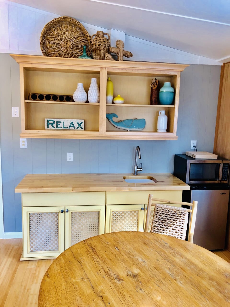 Wet bar 