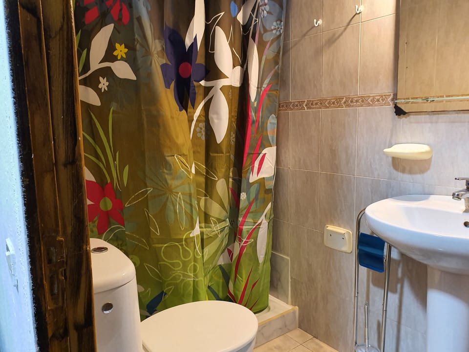 Twin Room, Shared Bathroom | Bathroom | Shower, towels