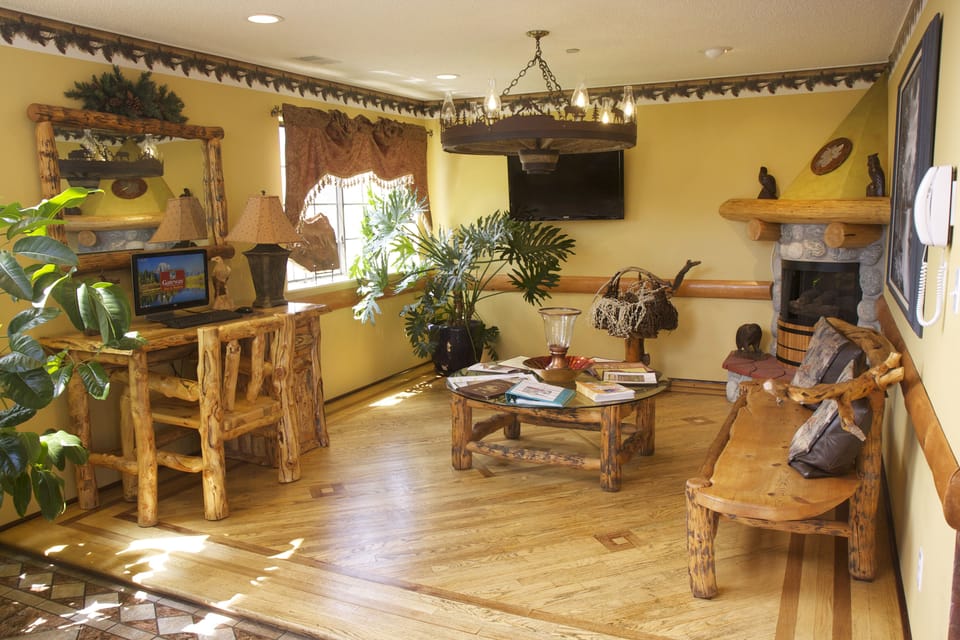 Gateway Inn And Suites Motel in Salida