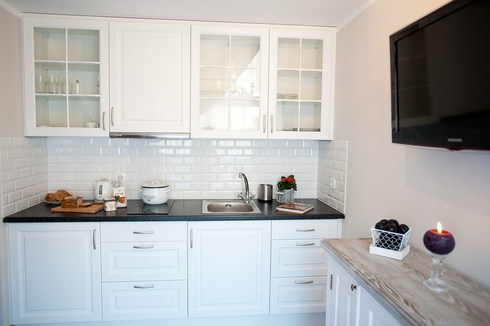Studio Suite | Private kitchenette | Full-size fridge, stovetop, dishwasher, coffee/tea maker