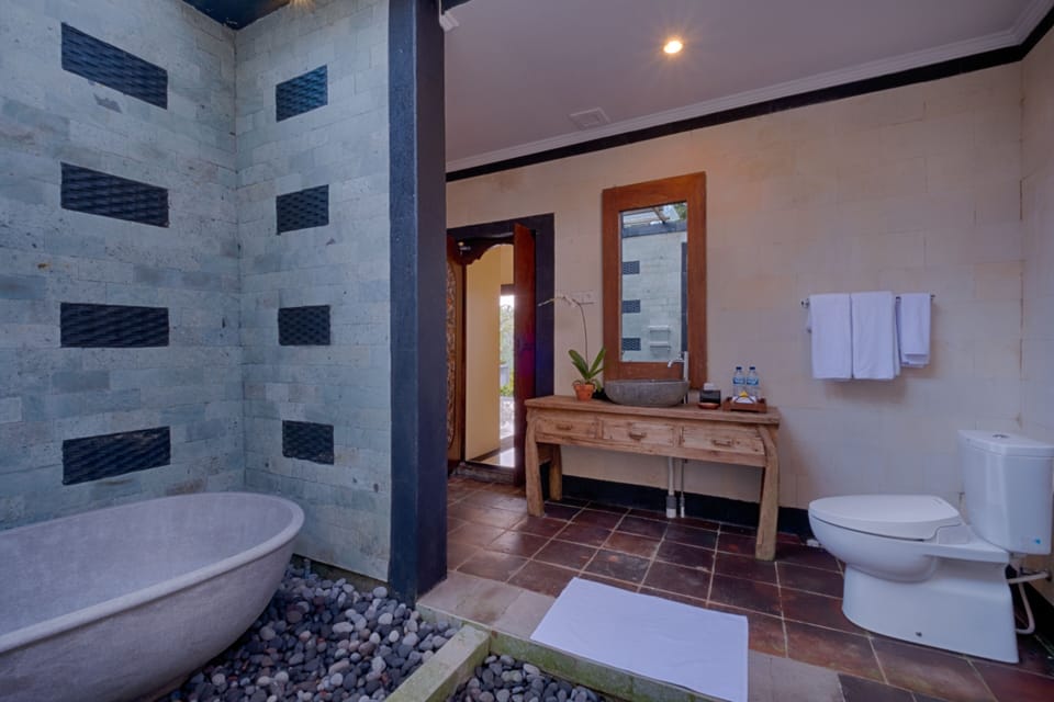 Superior Villa, Private Pool | Bathroom | Separate tub and shower, rainfall showerhead, free toiletries