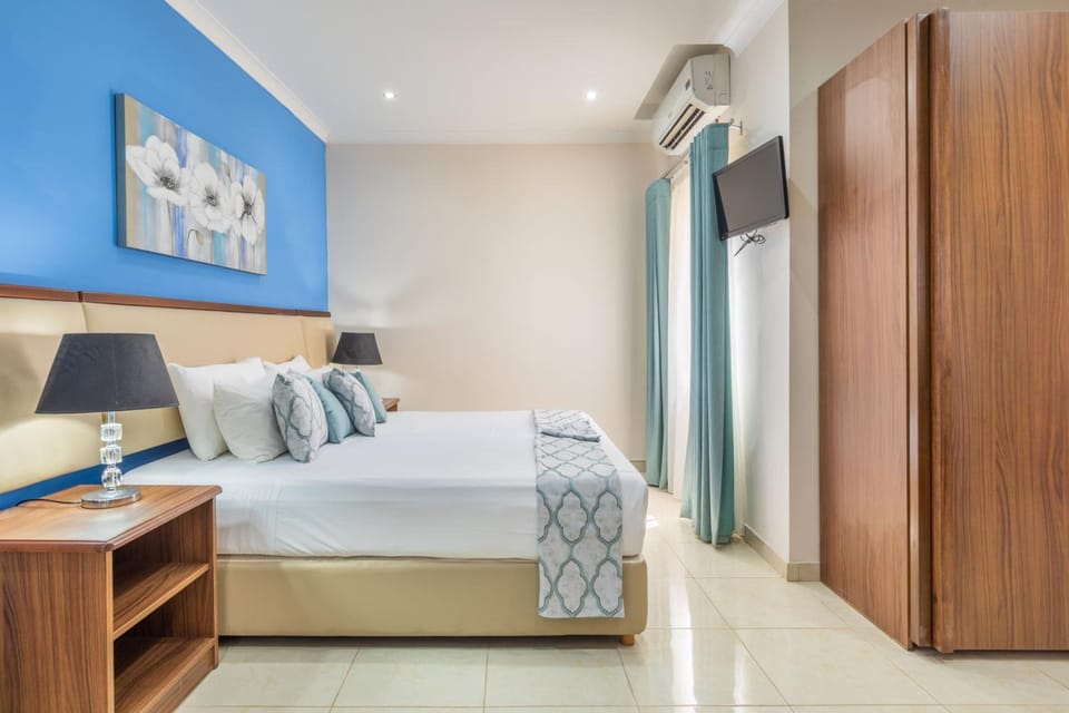 In-room safe, desk, blackout drapes, iron/ironing board