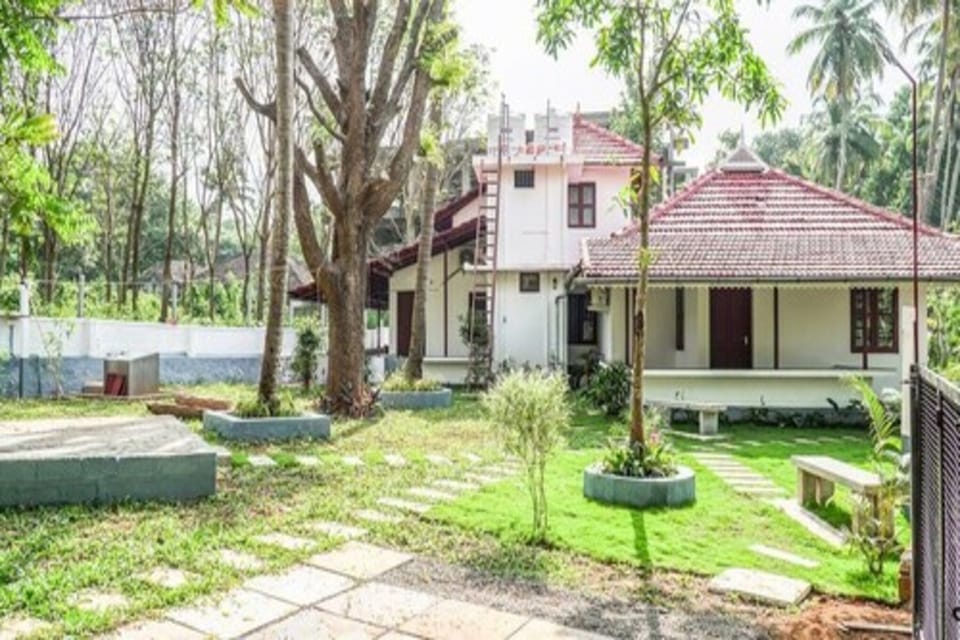 Anamala Serenity Homestay Bed and Breakfast in Kerala