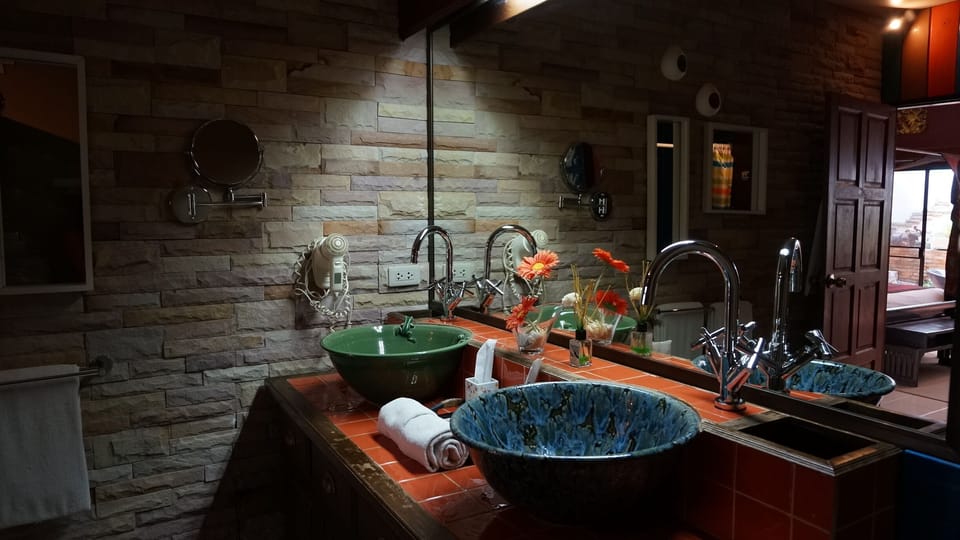 Bathroom sink