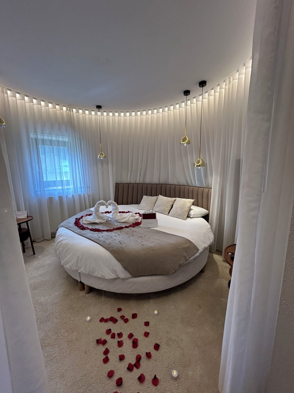 Romantic Double Room | Minibar, in-room safe, individually decorated, individually furnished
