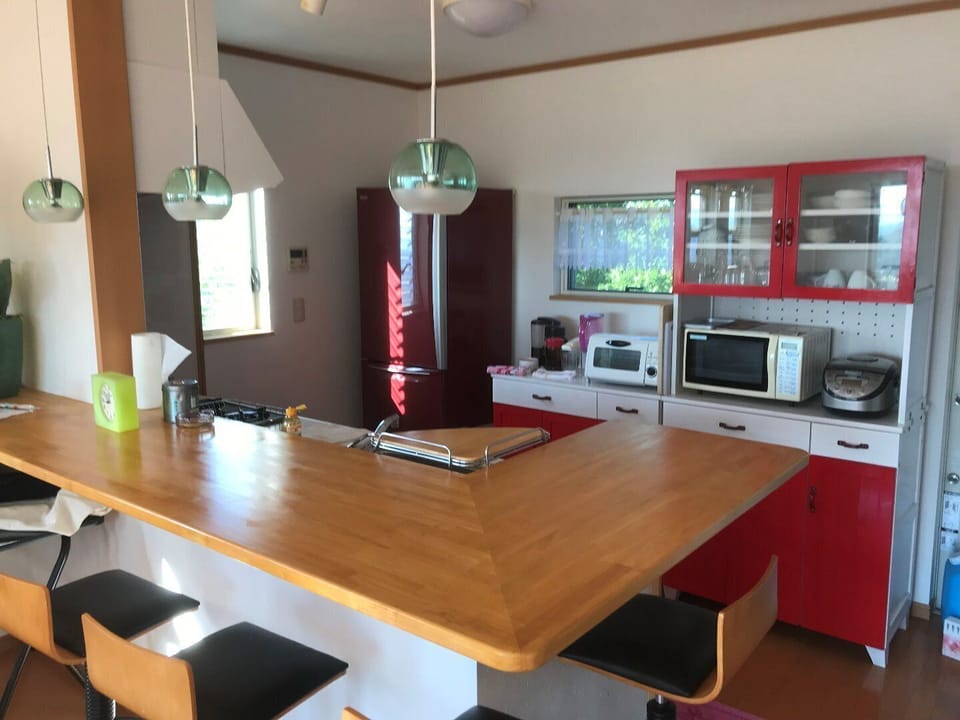 Counter and kitchen