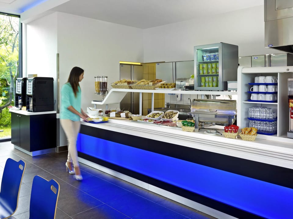 Daily buffet breakfast for a fee