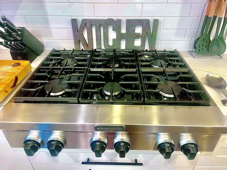 6 Gas burner CookTop