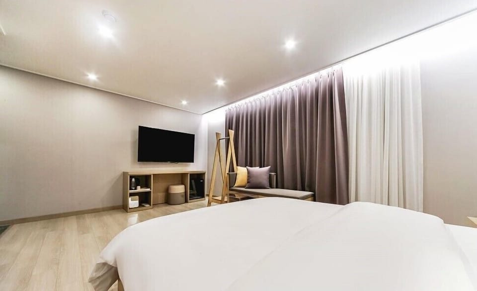 Premium bedding, pillowtop beds, individually decorated