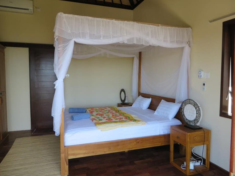 Deluxe Room | Free cribs/infant beds, free WiFi, bed sheets