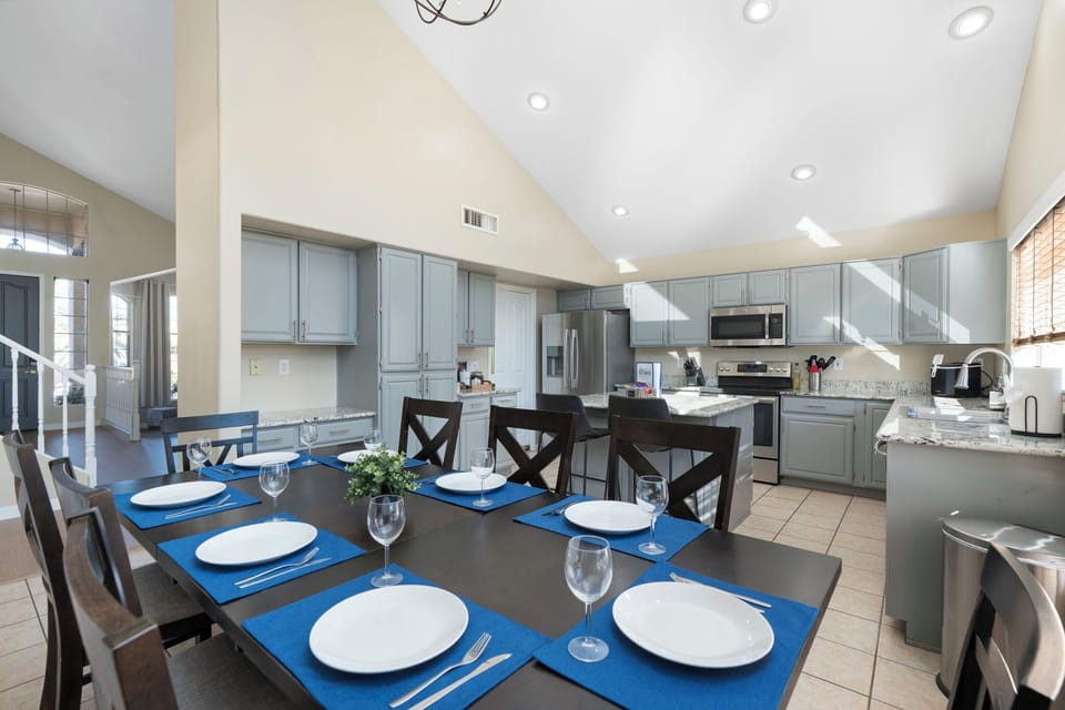 The kitchen-dining area fits up to 10 people.
