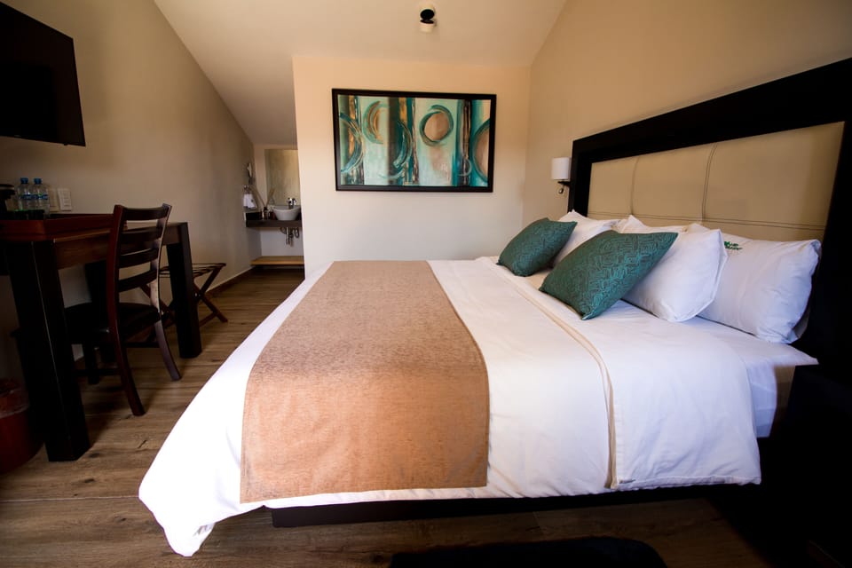 Luxury Double Room | In-room safe, desk, blackout drapes, iron/ironing board