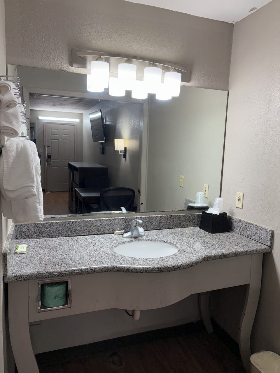 Room amenity