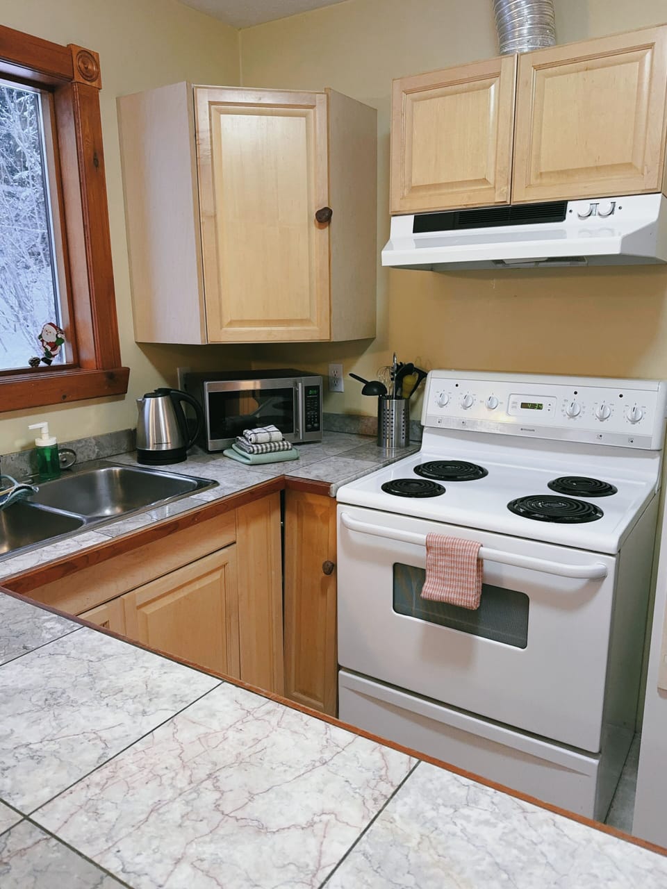 Shared fridge, microwave