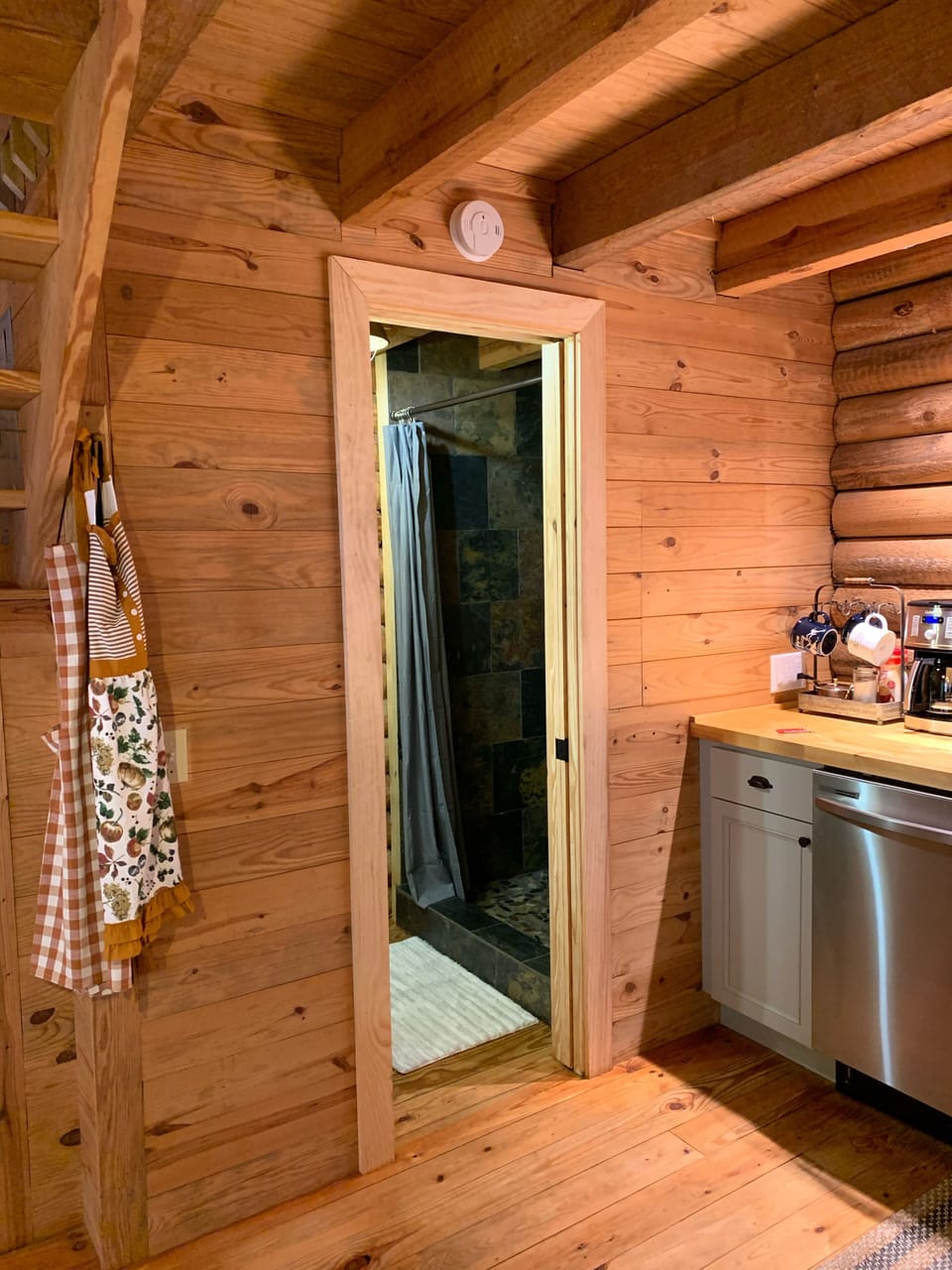 5f98b594-8b4f-4769-8bf5-3d70f77a1aa4