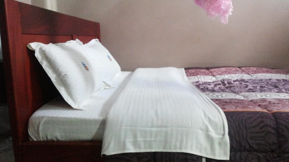Deluxe Double Room | Soundproofing, free WiFi, bed sheets