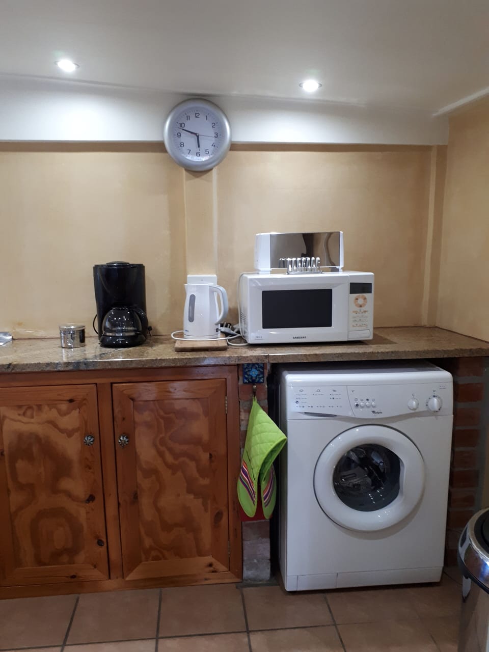 Quadruple Room (The Cottage) | Private kitchen