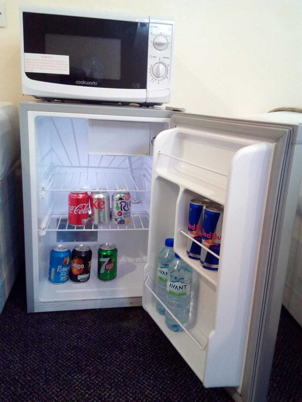 Double Room | Desk, iron/ironing board, free WiFi, bed sheets