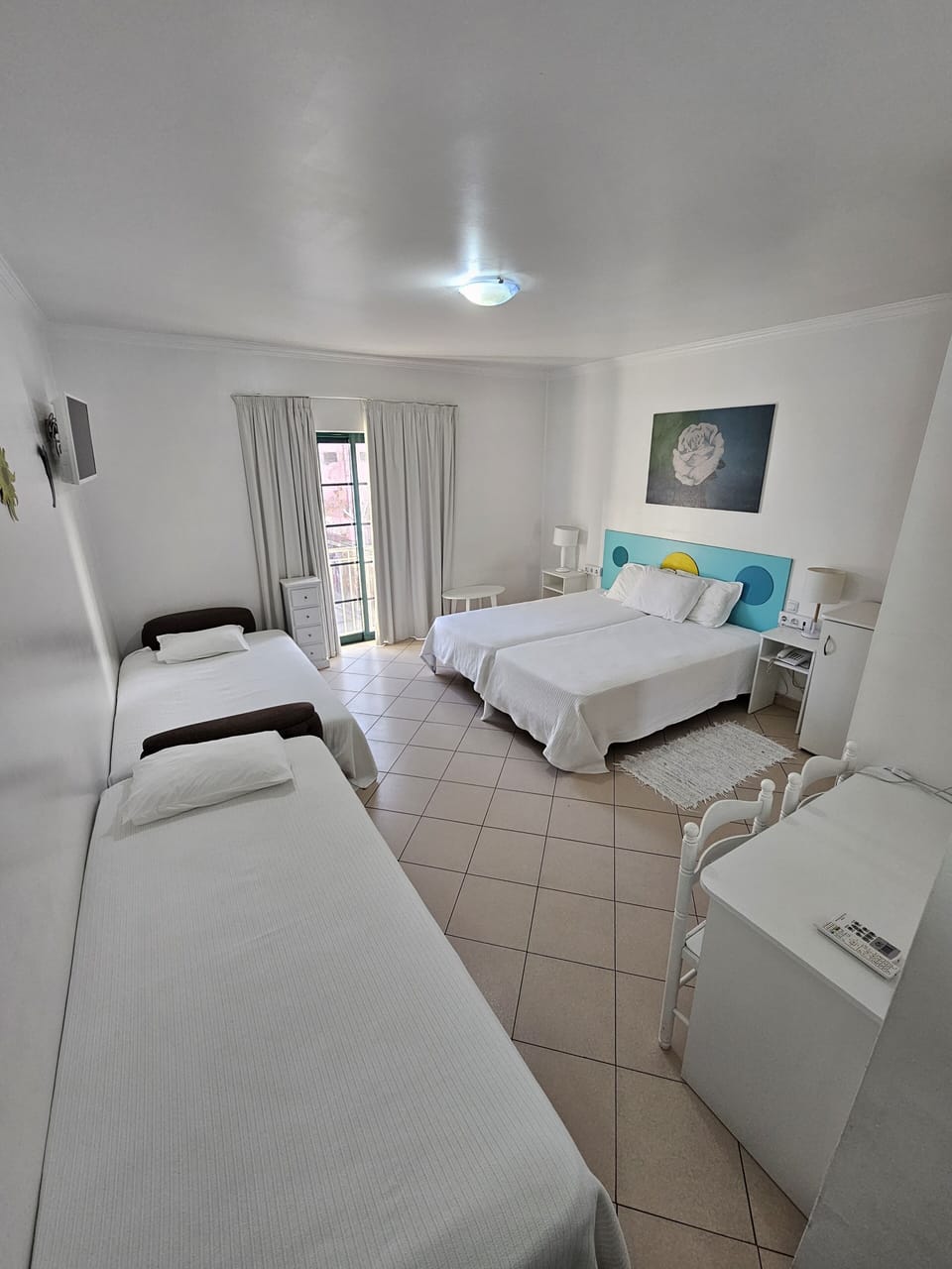 Quadruple Room | In-room safe, desk, blackout drapes, cribs/infant beds
