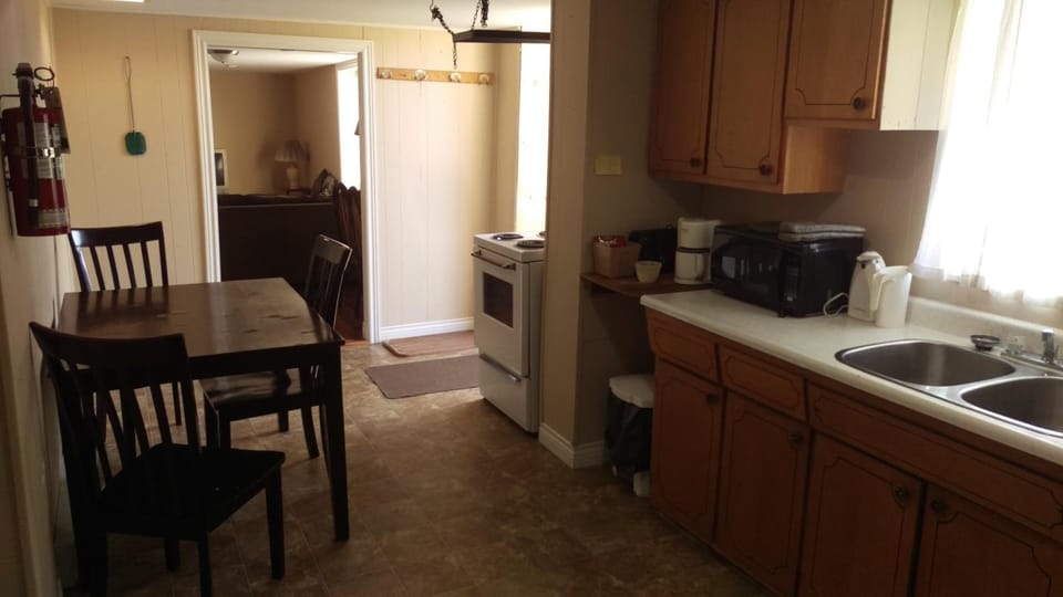 Microwave, coffee/tea maker