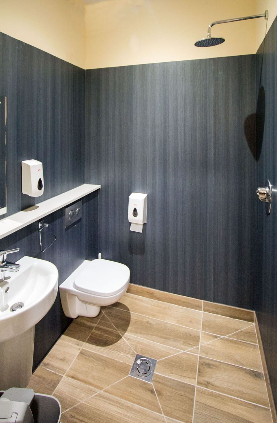 Quadruple Room, Mountain View | Bathroom | Shower, rainfall showerhead, towels