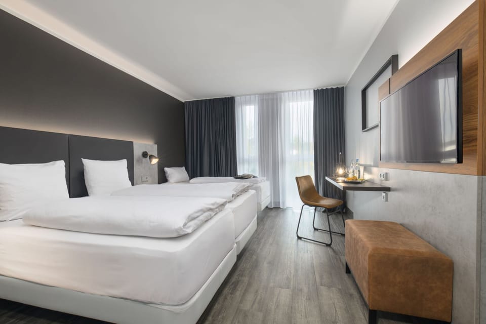 Double Room, 1 Double Bed with Sofa bed (Relax) | Hypo-allergenic bedding, in-room safe, desk, laptop workspace
