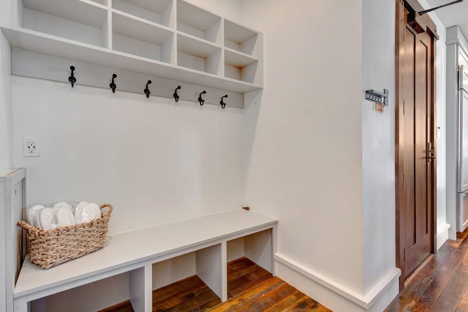 Entry bench and cubbies