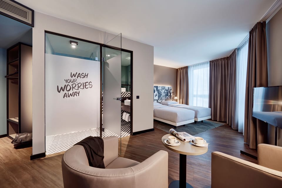 Comfort Room (Residence Zimmer) | Blackout drapes, soundproofing, iron/ironing board, free WiFi