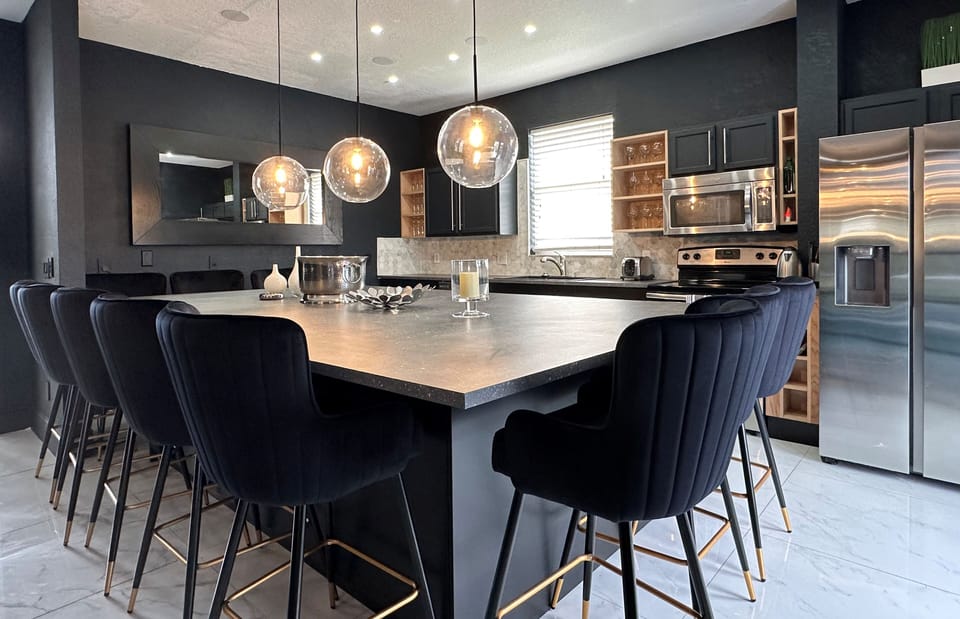 Exclusive Private Chef Kitchen & Dining Room. Perfect Retreats, Reunions, Groups