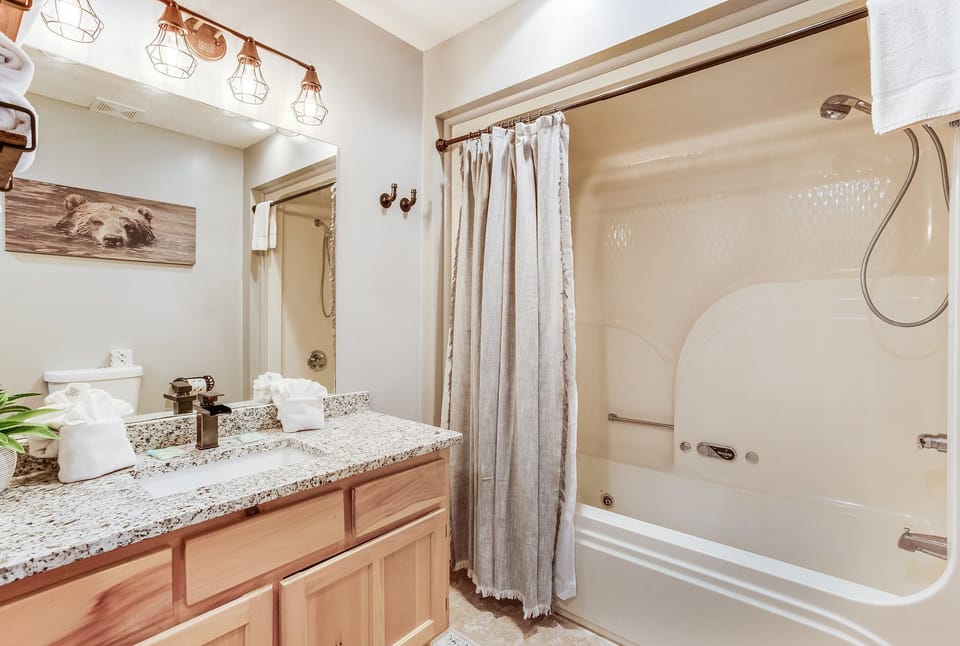 Leave your shampoo at home and enjoy an Artisan bathroom set during your stay. 