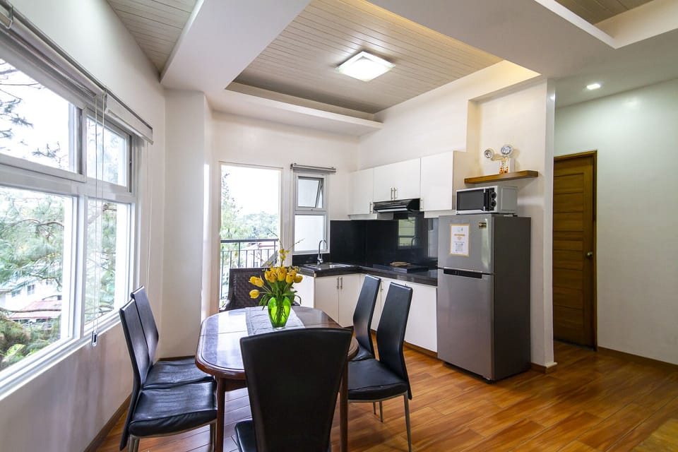 F1-3 | Private kitchen | Full-size fridge, microwave, stovetop, rice cooker