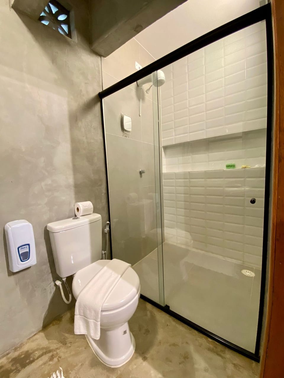 Shower, free toiletries, hair dryer, towels