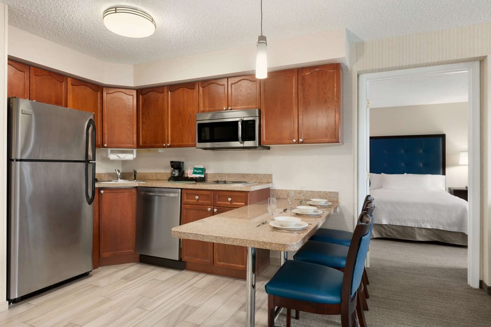 1 bedroom, premium bedding, in-room safe, desk