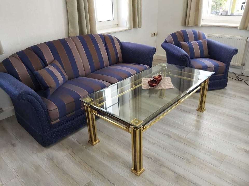 Comfort Room (small Zimmer Nr. 3) | Living area | TV