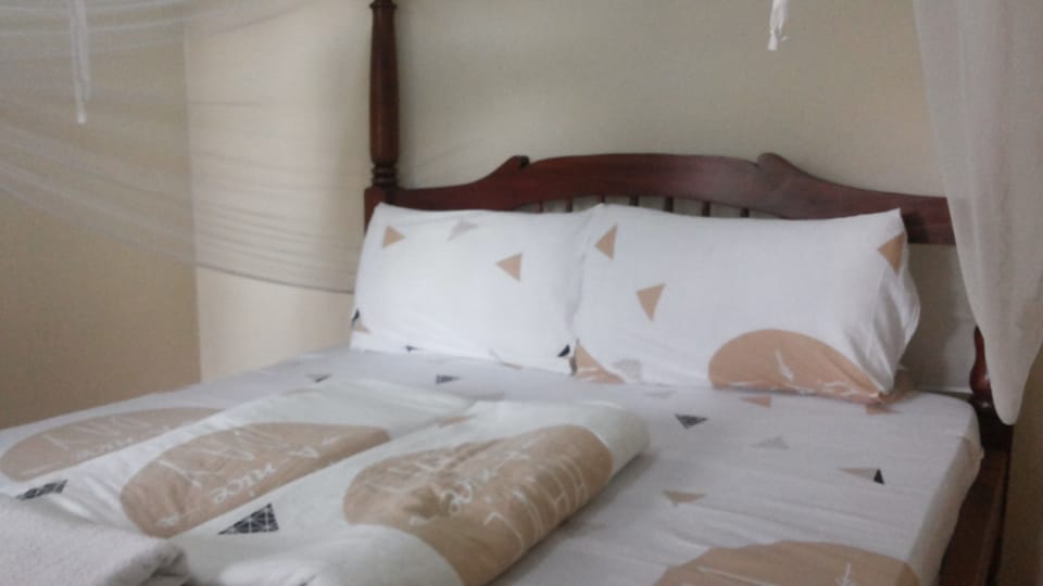 Deluxe Double Room | Individually furnished, soundproofing, free WiFi, bed sheets