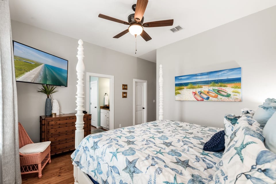 King primary suite has 54" smart TV with cable box