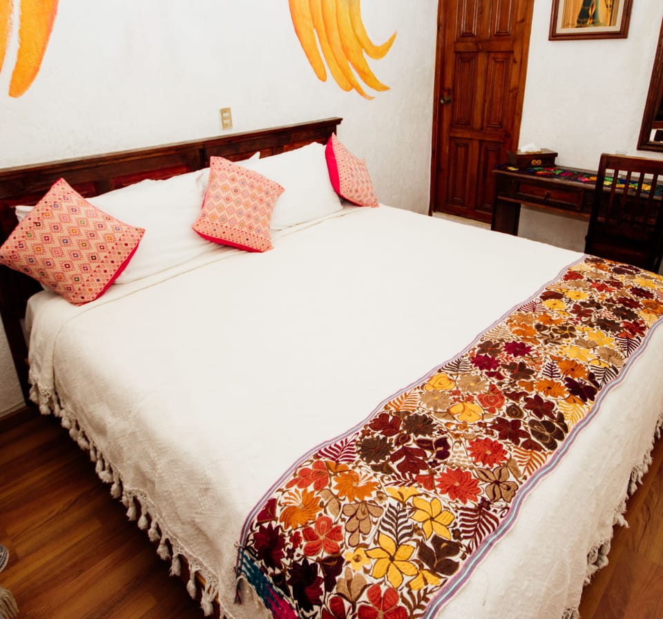 Double Room | In-room safe, desk, iron/ironing board (on request), WiFi (free)