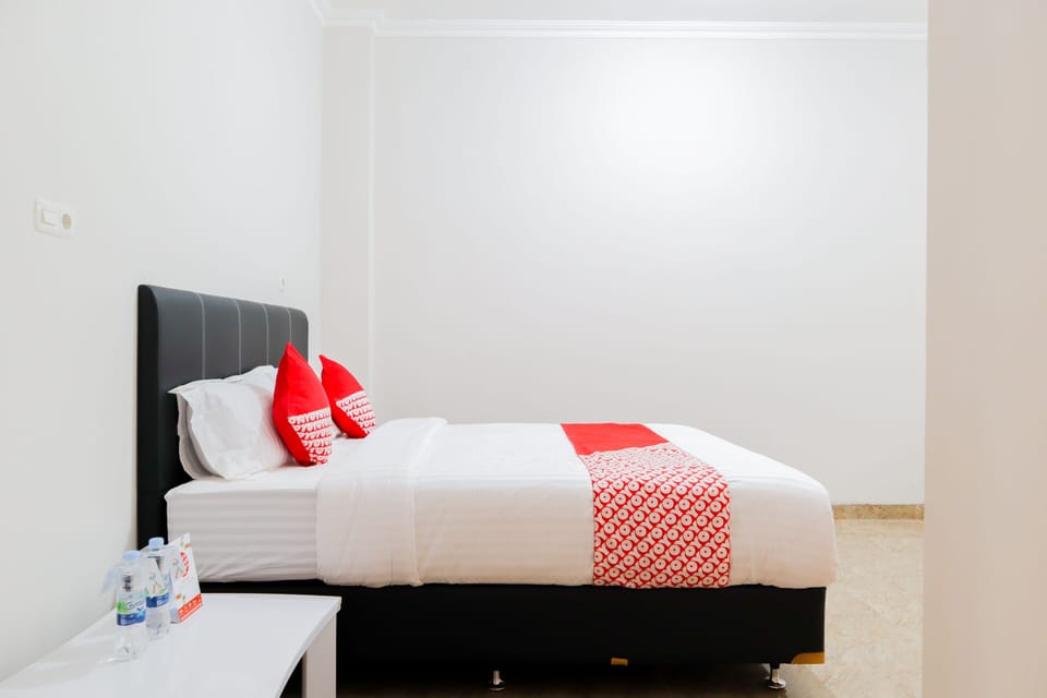 Deluxe Double Room | Desk, free WiFi, bed sheets