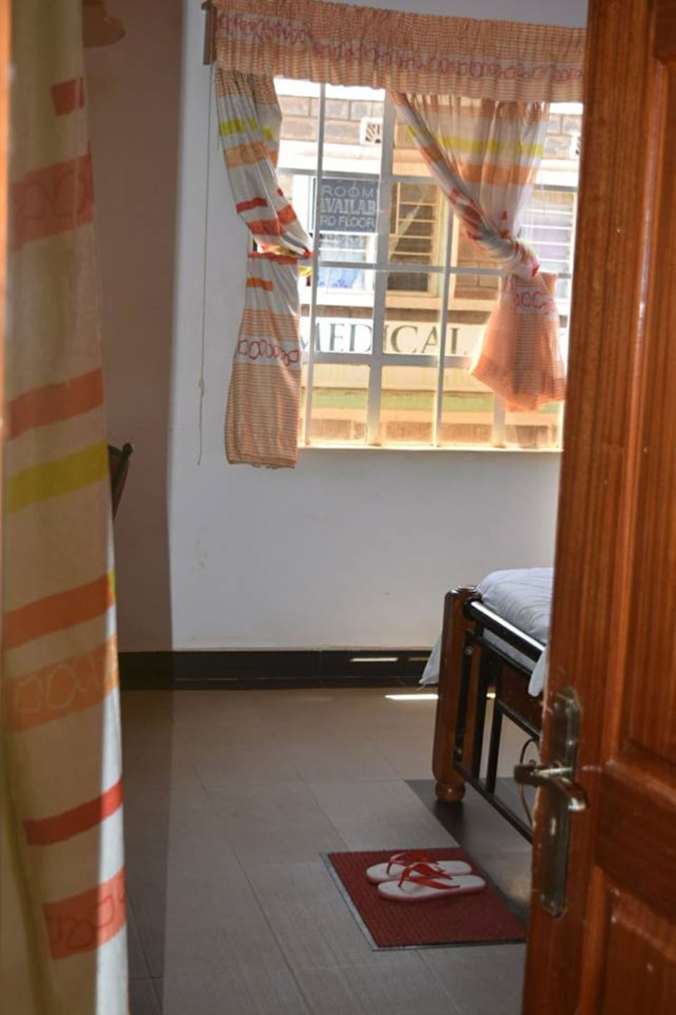 Double Room | Desk, bed sheets