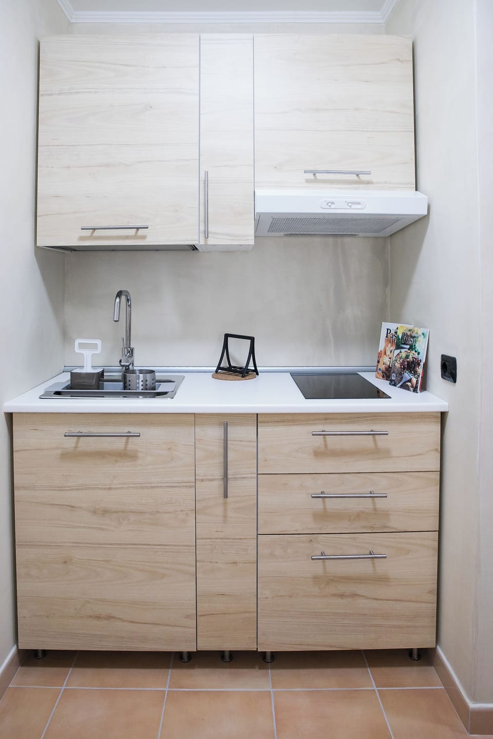 Deluxe Double Room, Non Smoking, Kitchenette | Private kitchenette | Espresso maker, coffee/tea maker, electric kettle