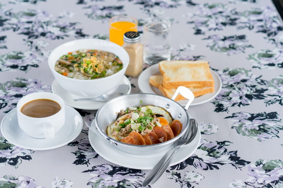 Daily local cuisine breakfast for a fee
