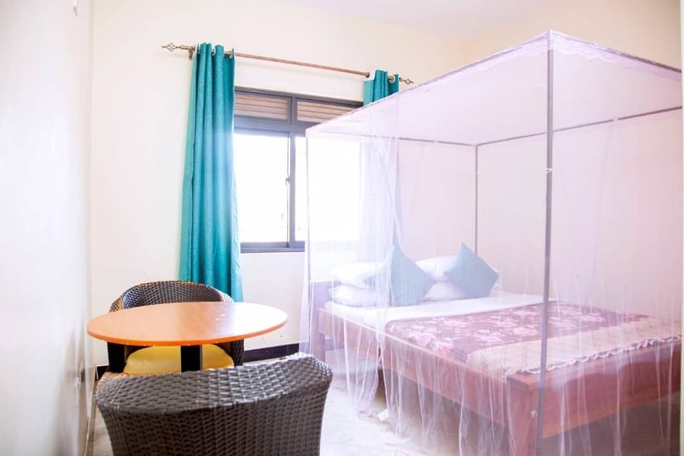 Deluxe Double Room | Desk, soundproofing, bed sheets